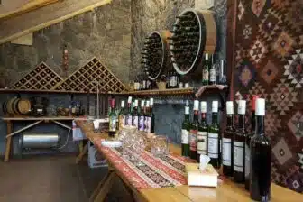 Arménie essentielle : monastères, lac Sevan et art de vivre à Erevan – Image 7