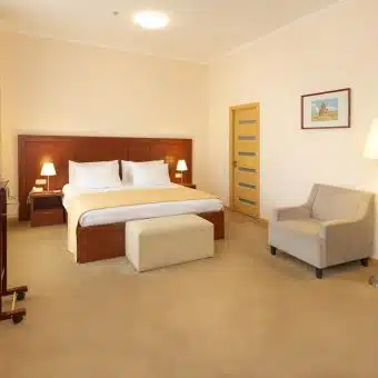 Ani Plaza 4*