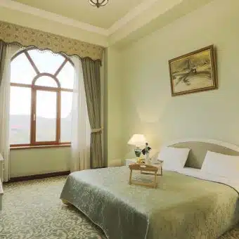 Metropol 4*